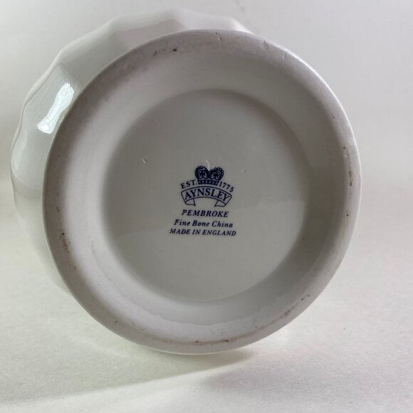 RARE Aynsley Pembroke twirl design large 9" vase - Picture 6 of 6